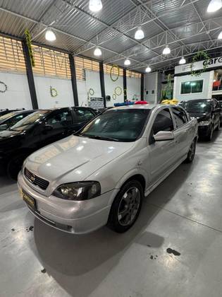 CHEVROLET ASTRA 2.0 SFI CD SEDAN 16V GASOLINA 4P MANUAL CHEVROLET ASTRA 2.0 SFI CD SEDAN 16V GASOLINA 4P MANUAL